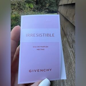 Givenchy Irresistible Eau de Parfum Nectar Fragrance Sample Vial NWT